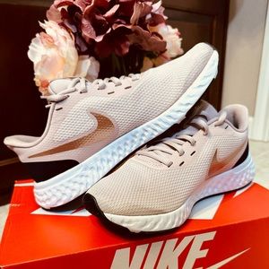 Nike Revolution 5 Running Shoes 🔥👟